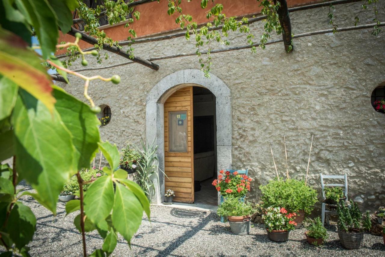 B&B Rifugio Tra Gli Ulivi Campagna Exteriör bild