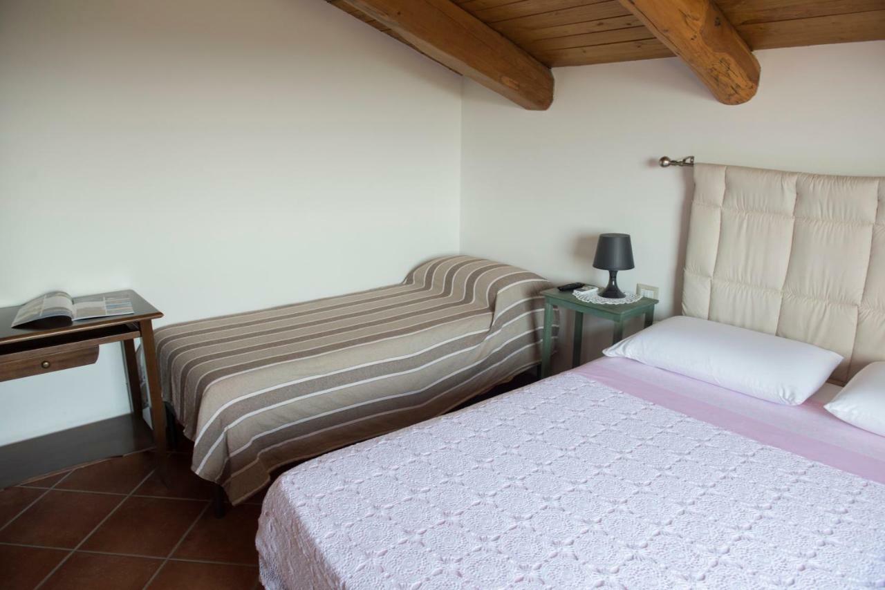 B&B Rifugio Tra Gli Ulivi Campagna Exteriör bild